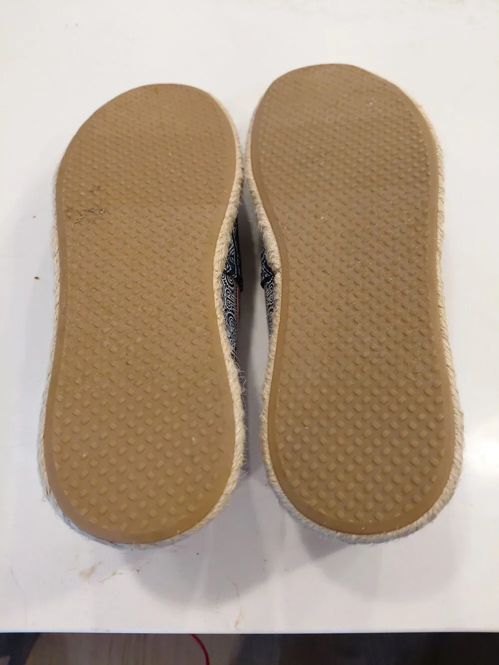 Toms size 9 Shoes.  These Boho style shoes were only worn  few times indoors.